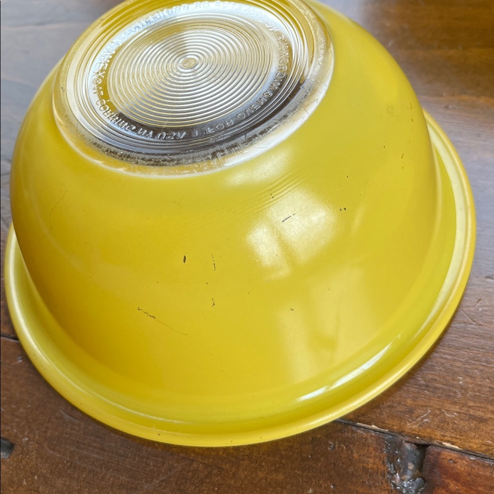 3- Pyrex Vintage Mixing Bowls Yellow Clear Bottoms - Picture 6 of 16